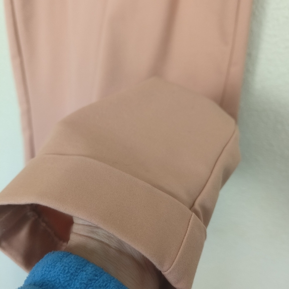 Gianni Bini sleeveless low-cut jumpsuit size M bow design front pockets on the s - Picture 16 of 16